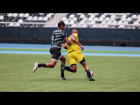 Jogador com muita qualidade, jogadas excelentes 