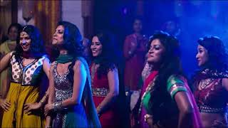 Rajan et Kala dansent le bollywood (IT)