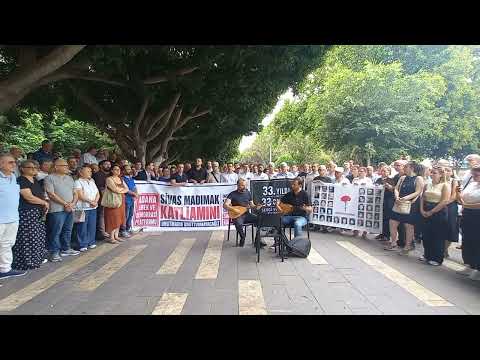 Emek ve Demokrasi Platformu Sivas Katliamının 33. Yıldönümünde Türkülerle Anma Gerçekleştirdi.