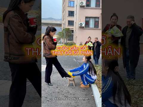 Bỏ học đi đánh giày hai anh em bất ngờ chạm mặt bố và vợ mới của bố #shorts