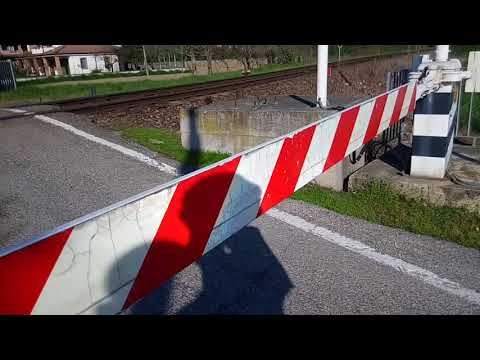Passaggio a livello di via XVI marzo // Ferrara / Italian level crossing