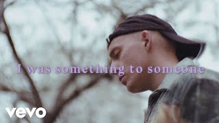 Musik-Video-Miniaturansicht zu Something to Someone Songtext von Dermot Kennedy