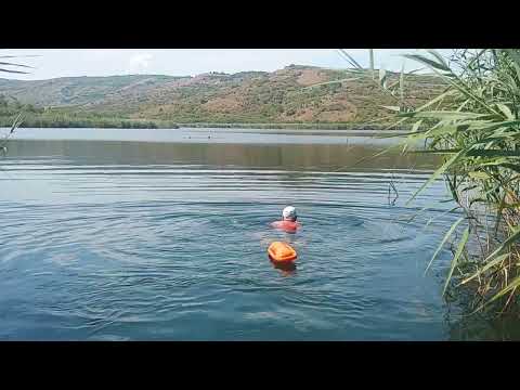 La 72 de ani, baie in Lacul Stiucii Sacalaia (Cluj)