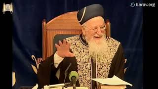 הלכות ברכת שהחיינו - פרשת ראה - כב' אב תשס"ז - מרן הרב מרדכי אליהו (הרב מרדכי אליהו זצ"ל) - התמונה מוצגת ישירות מתוך אתר האינטרנט יוטיוב. זכויות היוצרים בתמונה שייכות ליוצרה. קישור קרדיט למקור התוכן נמצא בתוך דף הסרטון