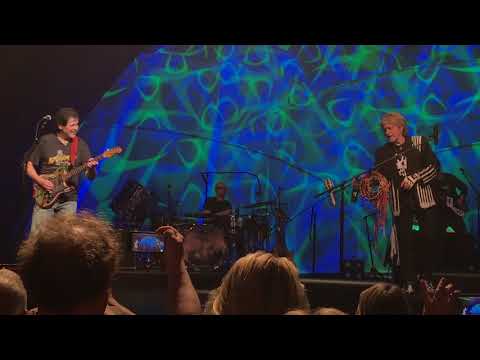 Yes Featuring Jon Anderson, Trevor Rabin, Rick Wakeman “Roundabout” Live 4K UHD