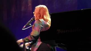 Tori Amos - Etienne - live - Glasgow 2017