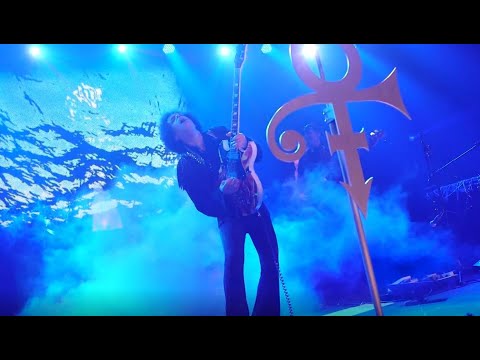 Prince & 3RDEYEGIRL Something In The Water, Manchester, UK Feb 22, 2014 HD