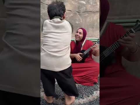 توتة وسنفور دجيلي 🤣