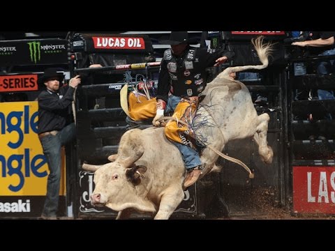 Ben Jones rides Thunderbolt for 86.75 points
