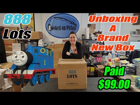 Unboxing an 888 Lots Liquidation box of Home Décor - Thomas the train Engine - Online Reselling