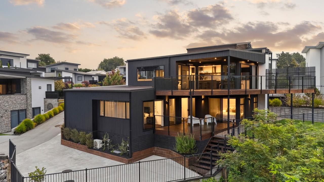 Cambridge's Best Kept Secret With River Views!