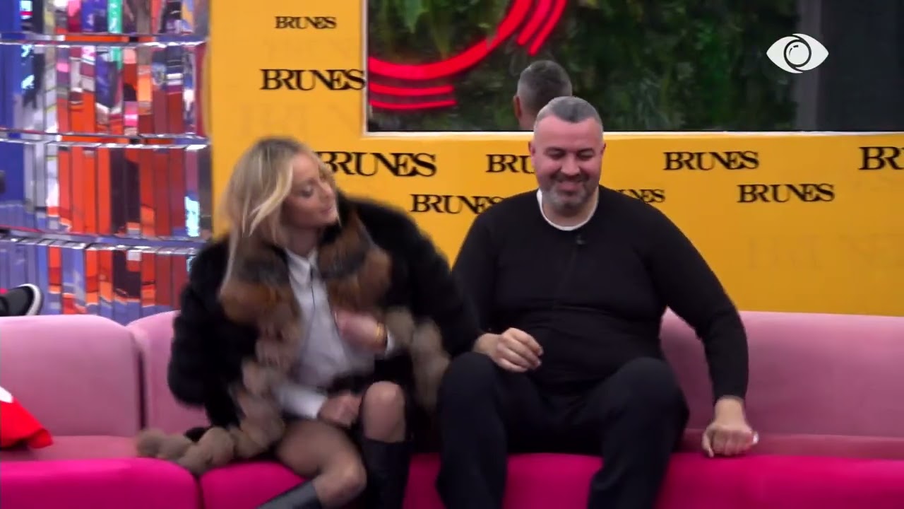 Pse ke frikë xhaxhi Gerti?/ Selin debaton me Rogertin