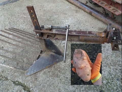 , title : 'Plug de scos recoltat cartofi 2016 cu motocultor tractoras Pasquali( scavapatate, potato digging)'