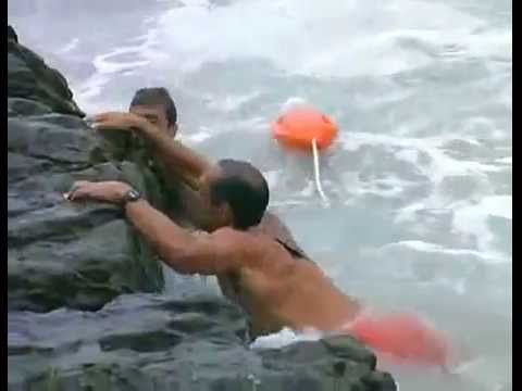 BAYWATCH S06E17 - Surfer drowns, Mitch saves a trapped submerged Newmie (DROWNING/CPR)