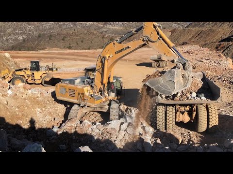 Caterpillar 992G Wheel Loader & Liebherr 976 Excavator Loading Cat Dumpers - Sotiriadis/Labrianidis