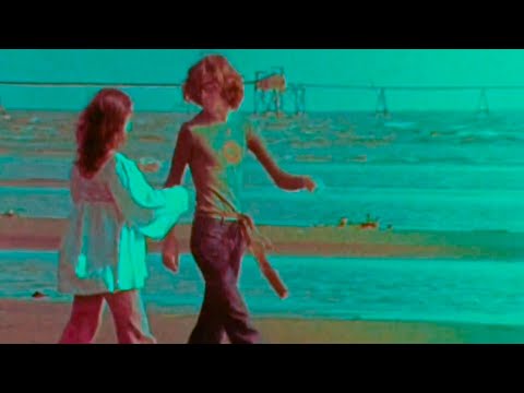 Hallazgo: Charly García y María Rosa Yorio en la playa, año 1972