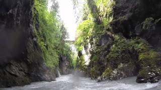 preview picture of video 'Rafting sarine, Château d'Oex, Suisse'