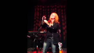 Jen Foster 'Switzerland' duet with Heather Davis