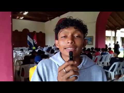 Wayner Hernandez received a gift from Dep Mov Alexis Arguello. Mon 11 Oct 2025. Boxing.