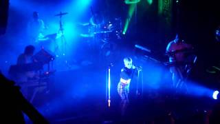 Robyn-"We dance to the beat" Berns, Stockholm 2010-12-15 HD