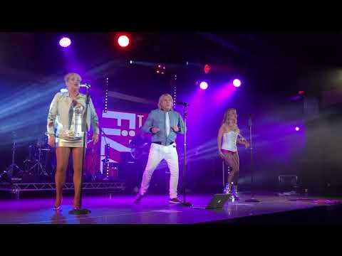The Fizz - Making Your Mind Up (Live)