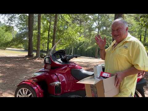 Can Am Spyder - Installing lights
