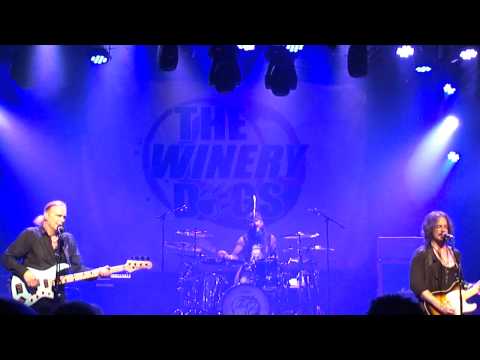 Winery Dogs - Oblivion (new song)