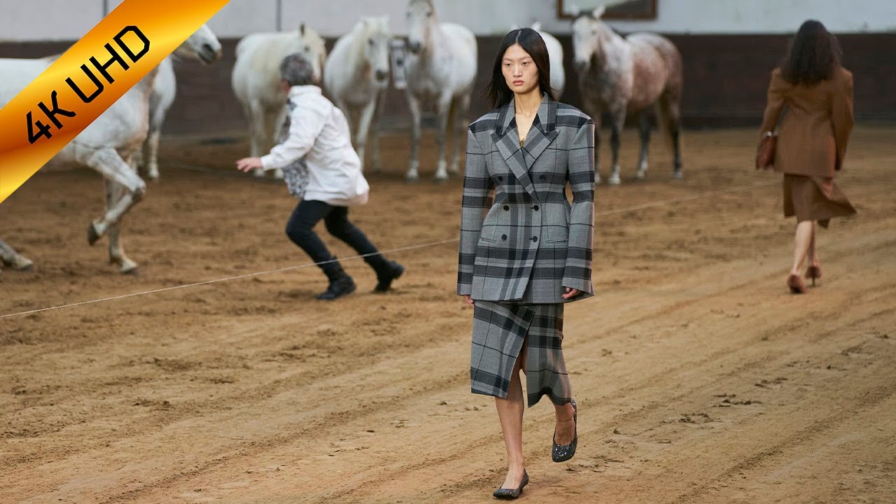 Stella McCartney | Fall Winter 2023/2024 | Throwback