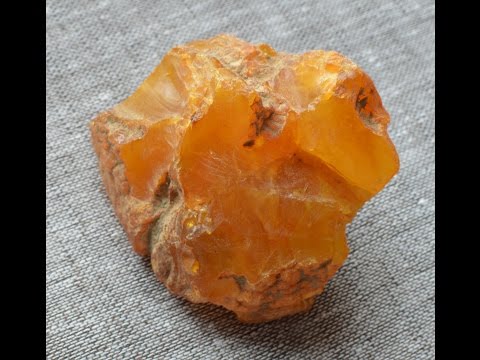 115,8 gr Genuine natural baltic amber raw stone egg yolk butterscotch