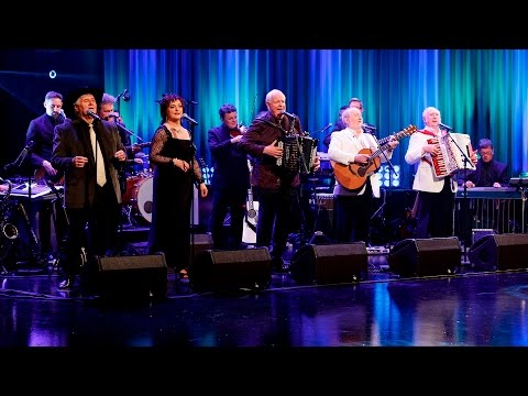 Country ‘N’ Irish Medley | The Late Late Show | RTÉ One