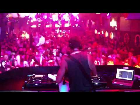 Mobin Master - live - Sinners Ball at Gilligan's Cairns!