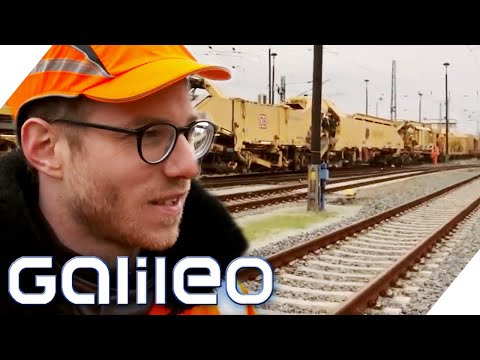 Backbreaking work as a track worker - How tough is the job? | Galileo | ProSieben