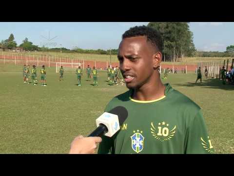 Talentos 10 forma time profissional pra disputar a Liga de Futebol Paulista