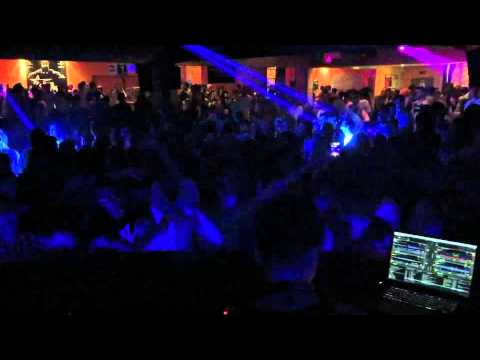 Dubfire plays "Stiv Hey - Stoned to the Bone" @ Il Muretto