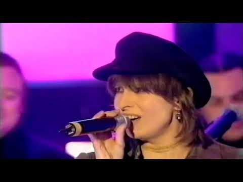 UB40 Feat  Chrissie Hynde  "I Got You Babe  💖" (Restored by John Hembd) 1985