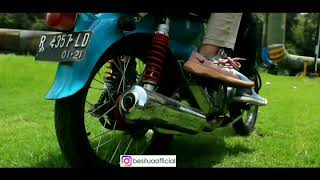Download lagu Video romantis cowok cewek naik motor c70 mp3