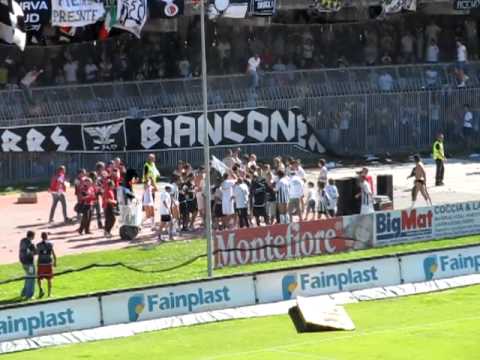 ASCOLI-TRIESTINA 3-0 - Chi non salta... -42a g.ta serie B 2010-11