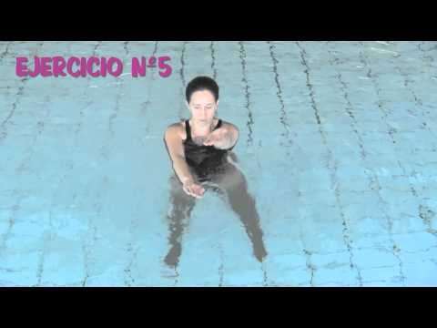 EJERCICIOS DE BRAZOS EN EL AGUA