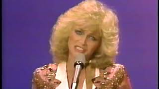 Barbara Mandrell performing “She’s Out There Dancing Alone” on her tv show in 1981