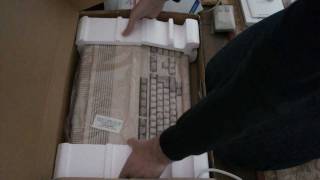 Unboxing |Commodore Amiga 500 | RMC Archive