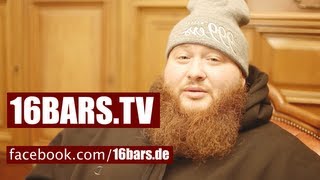 Action Bronson Über "Rare Chandeliers", Seinen Major-Deal und Money Boy (16BARS.TV)