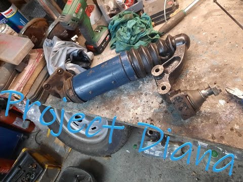 1972 Range Rover A Suffix Diana Part 11 - seat trim and BOGE Profanity warnings