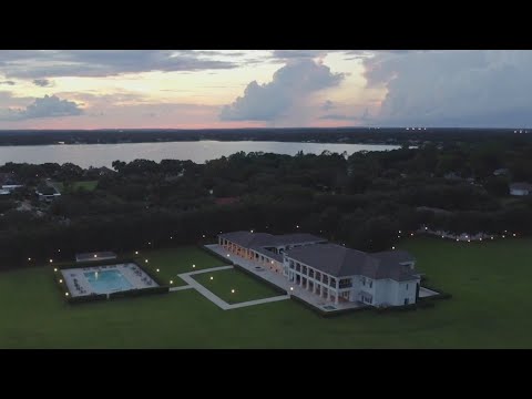 Huge mansion in Florida holds 51 cars in its garage
