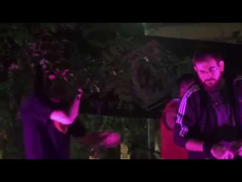 Te Pavarurit (συμμ. Άψινθος) In The Streets -Στους δρομους (Official Video)Live