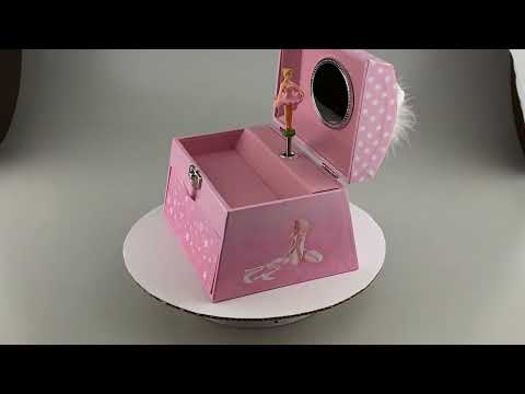 Vackert smyckeskrin med speldosa och pärlhandtag. Ballerina-dekor. Art nr 578622