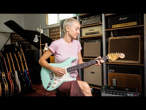 Fender Vintera II '70s Stratocaster with Rosewood Fretboard 2023 - 2026 - Surf Green image 4