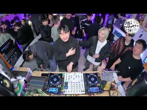 4URA / STARTRIP / EXTENDED RADIO