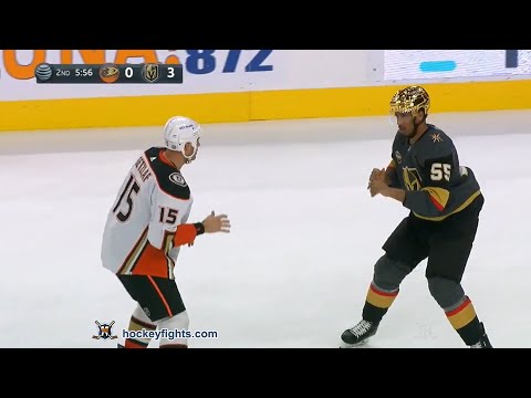 Ryan Getzlaf vs Keegan Kolesar Dec 31, 2021
