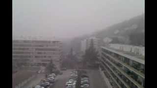 preview picture of video 'Neige sur La Garde (83130) 12-02-2012'