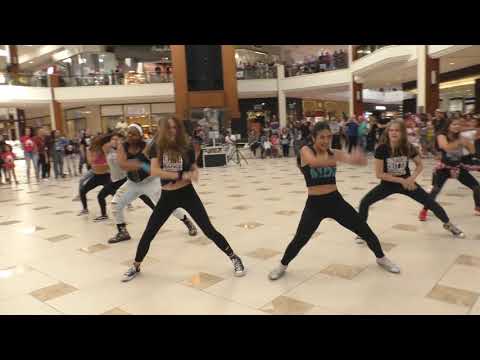 BEST FLASH MOB EVER!